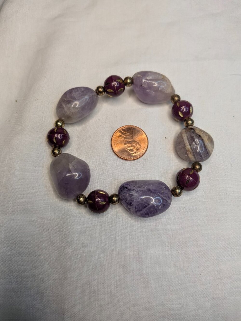 Amethyst & Maroon Wood Bead Stretch Bracelet Gold Tone Accents
